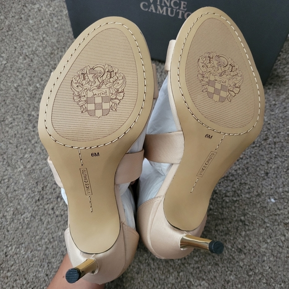 VINCE CAMUTO **NWT** Pascallia Sandal, sz 6 - Picture 5 of 10